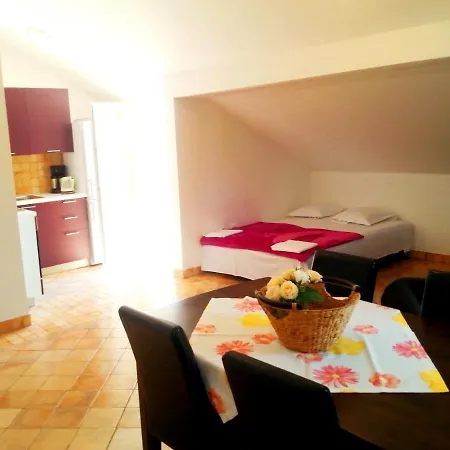 Apartment Moro *
